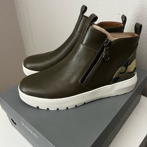 New Vionic Women's Olive Green with metallic camo tennis shoes